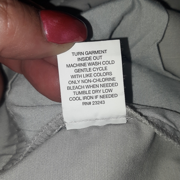 NY & Co Khaki Shorts - Picture 4 of 6